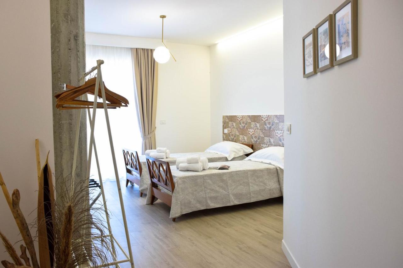 Accomodati B&B Маріна-ді-Джойоза-Йоніка Екстер'єр фото