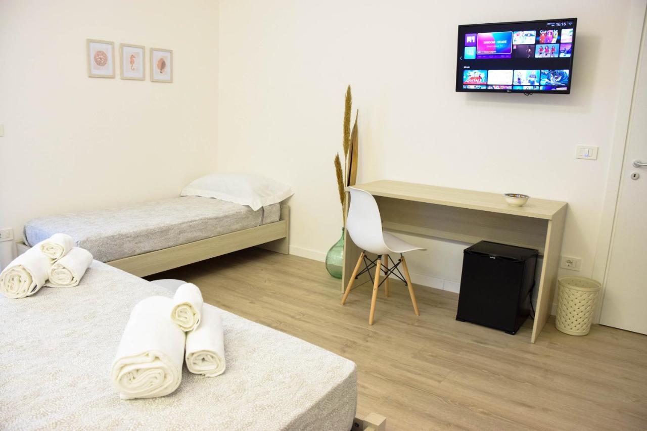 Accomodati B&B Маріна-ді-Джойоза-Йоніка Екстер'єр фото