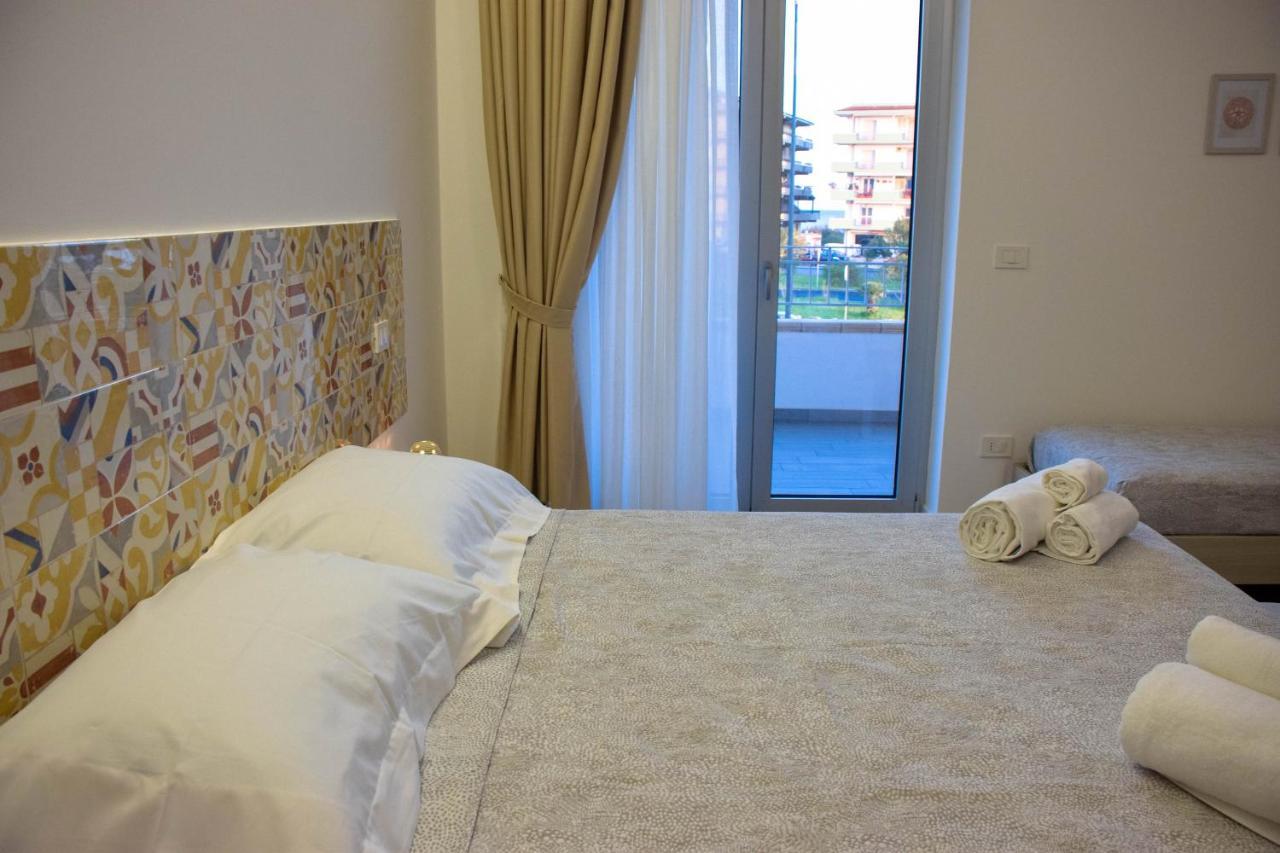 Accomodati B&B Маріна-ді-Джойоза-Йоніка Екстер'єр фото