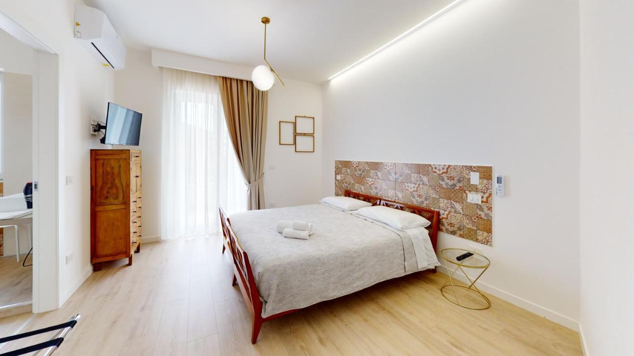 Accomodati B&B Маріна-ді-Джойоза-Йоніка Екстер'єр фото